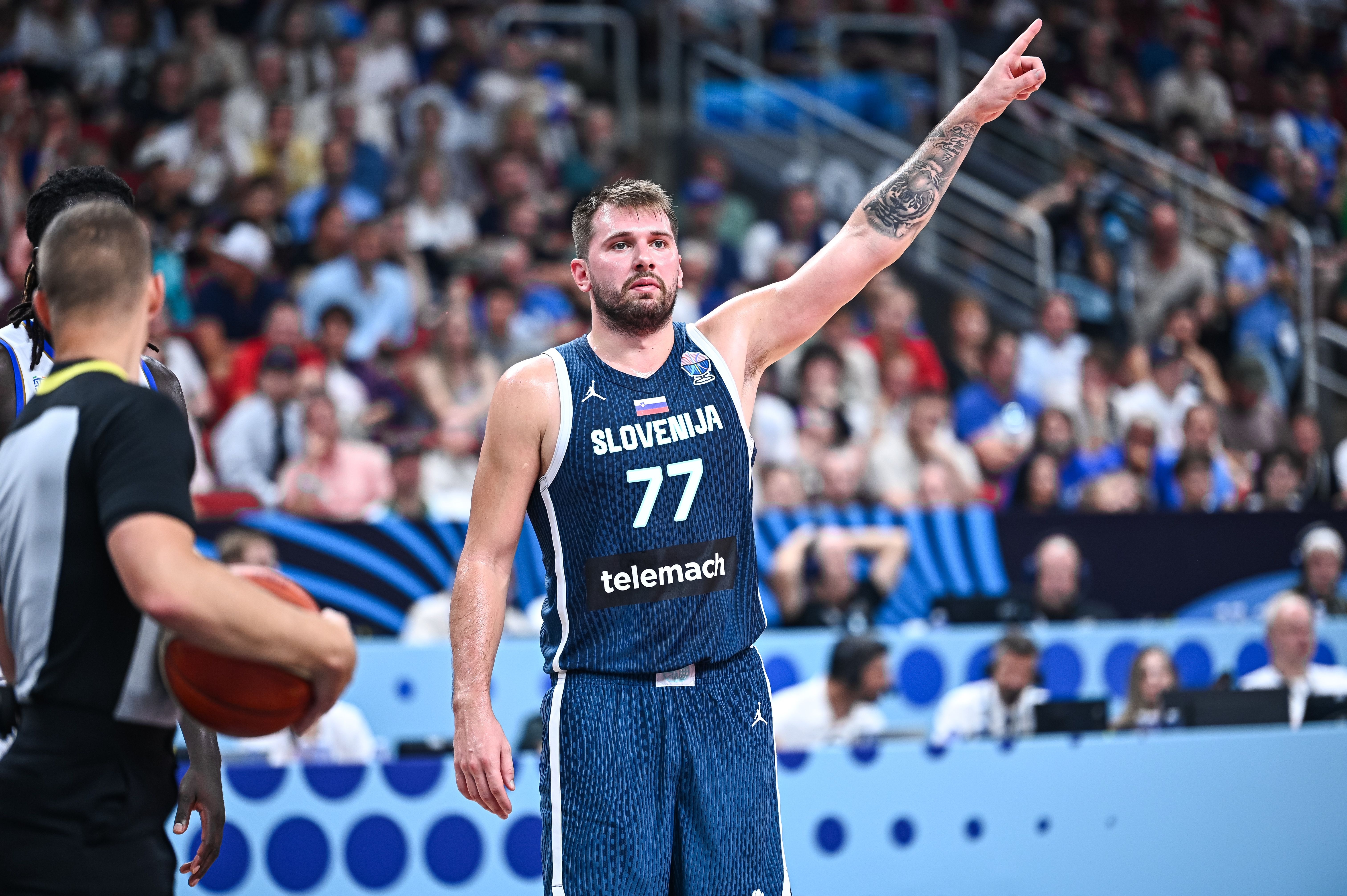 b体育app下载-欧锦赛打几分？东契奇减重后变化大 速率和续航提升拔高湖人前景