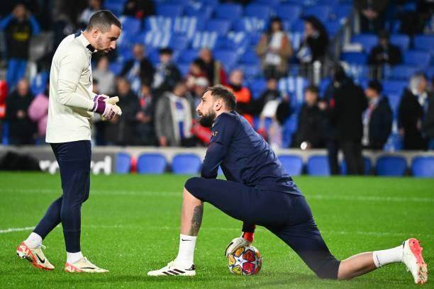 b体育-大巴黎点球大战为何这么神？揭秘神奇的“毛巾教练”