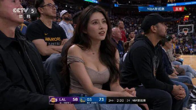 b体育app-这才是现场摄影师该干的事！